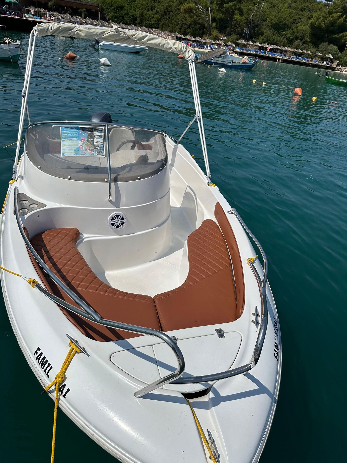  Family Boat – Your Relaxing Escape at Sea